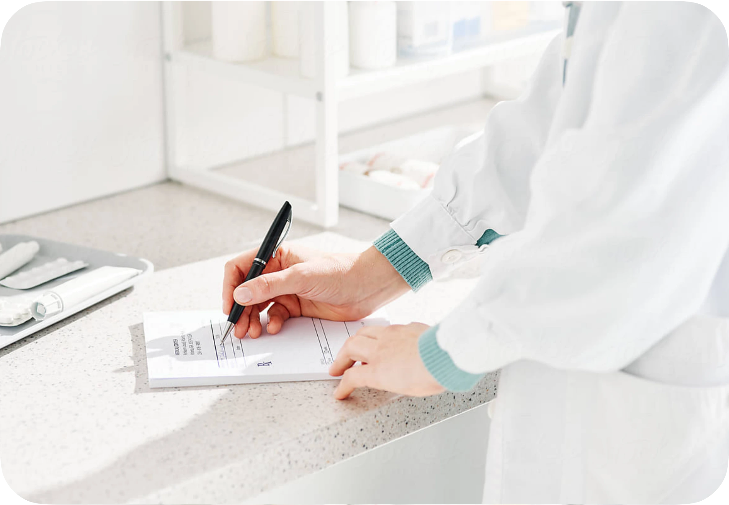 Navigating the Complexities of Buying Oral Steroids Online in Canada - A Guide to Safer Choices and Risks